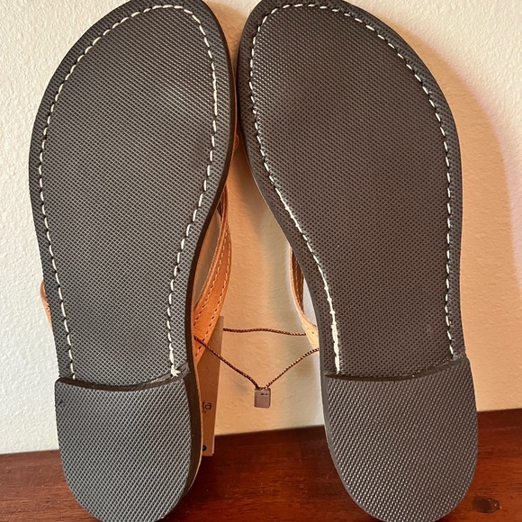 Leather sandals NWOT color of sandals is the picture in bag. - Picture 3 of 4